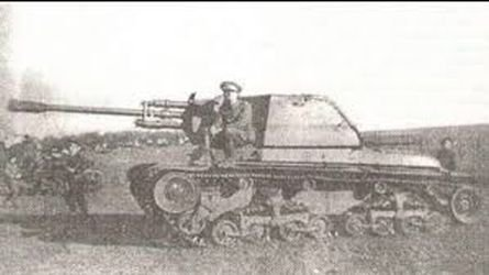 Today's "Odd Tank" is the 🇷🇴 Romanian 'TACAM R-2'

Built in the 1940's these Tank Destroyers were based on modified Czech LT VZ. 35's. The gun shield used to protect the crew is made from salvaged plate from Russian BT light tanks and T-26's.
The main gun is a captured Russian