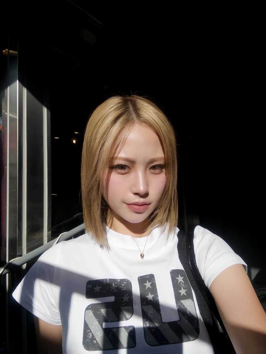 erina tweet media