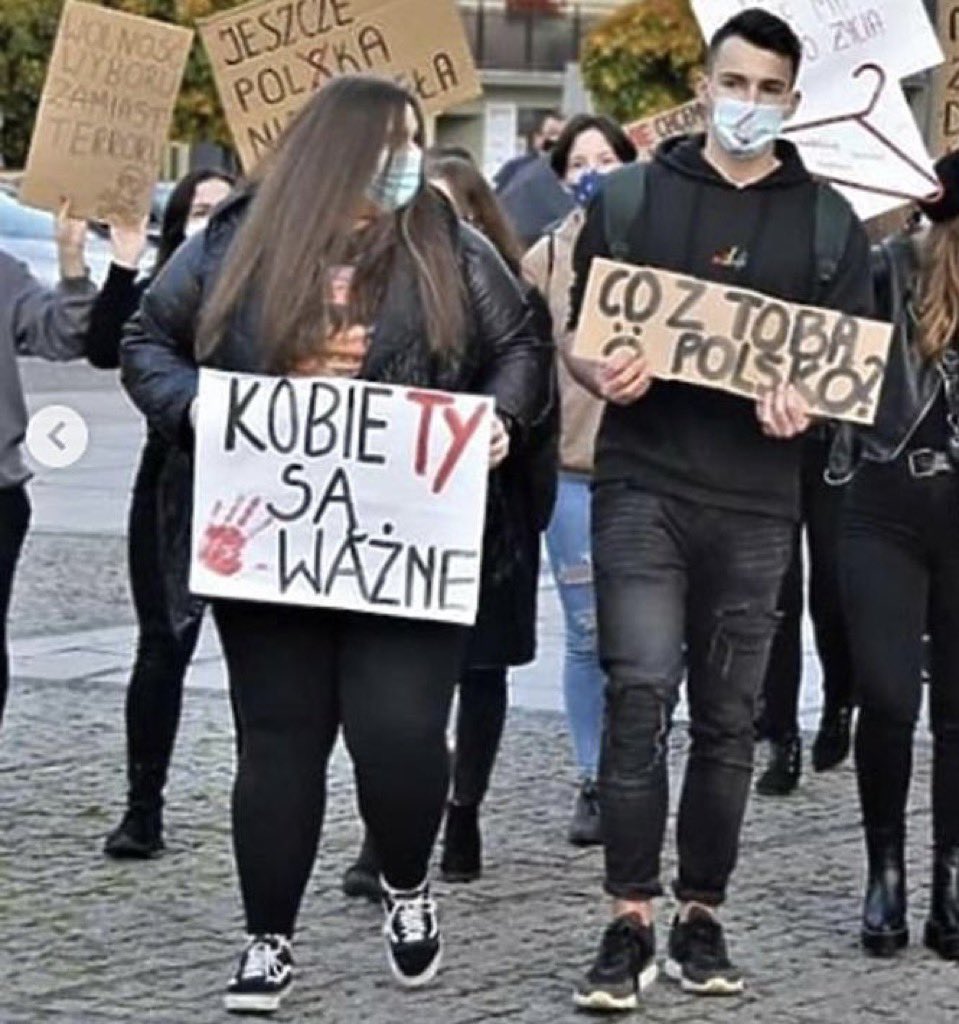 luanajerik2's tweet image. Jedna z bardziej zabawnych grup społecznych to oczywiście kukoldy od pRaW k0BiEt

W państwie w którym mężczyźni są dyskryminowani wiekiem emerytalnym czy mobilizacją do wojska ta banda przygłupów walczy o prawo do zabijania dzieci po to by zaruchać jakiegoś wieloryba xD

HA TFU