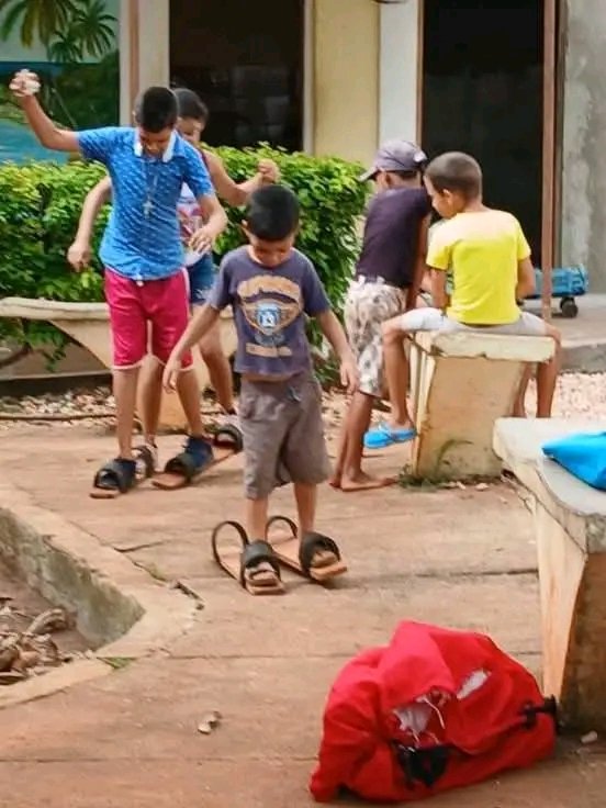 Continúan los niños de #Maisí disfrutando en su #VeranoSiempreJoven <a href="/Cobosfresnedy/">Fresnedy</a> <a href="/AdrieldeCuba/">@AdrielDeCuba</a> <a href="/LaVozDelSol/">Lorenis</a> <a href="/Reyesmaisi/">Diosdanis Reyes Matos</a> <a href="/YaquedeCuba/">Yaquelin</a> <a href="/PelegrinDeCuba/">Carlos</a> <a href="/Deguantanamo/">Mabel Guantánamo</a>. <a href="/FuentesOquendo/">Marielis Fuentes Oquendo</a> <a href="/Yuniel49528847/">Yuniel</a>