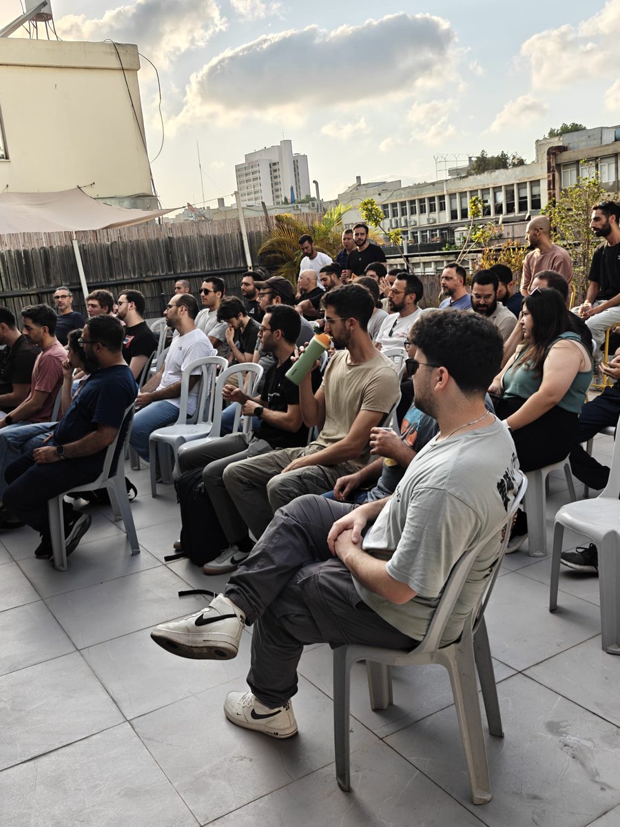 diversion_hq's tweet image. What a night! 🍕🍻🎉

We hosted the local Unreal Engine community at Diversion offices for an evening of good vibes, networking, and epic Unreal talks! 🎮

See you at the next event 💙

#UnrealEngine #GameDev #VersionControl #UEFN