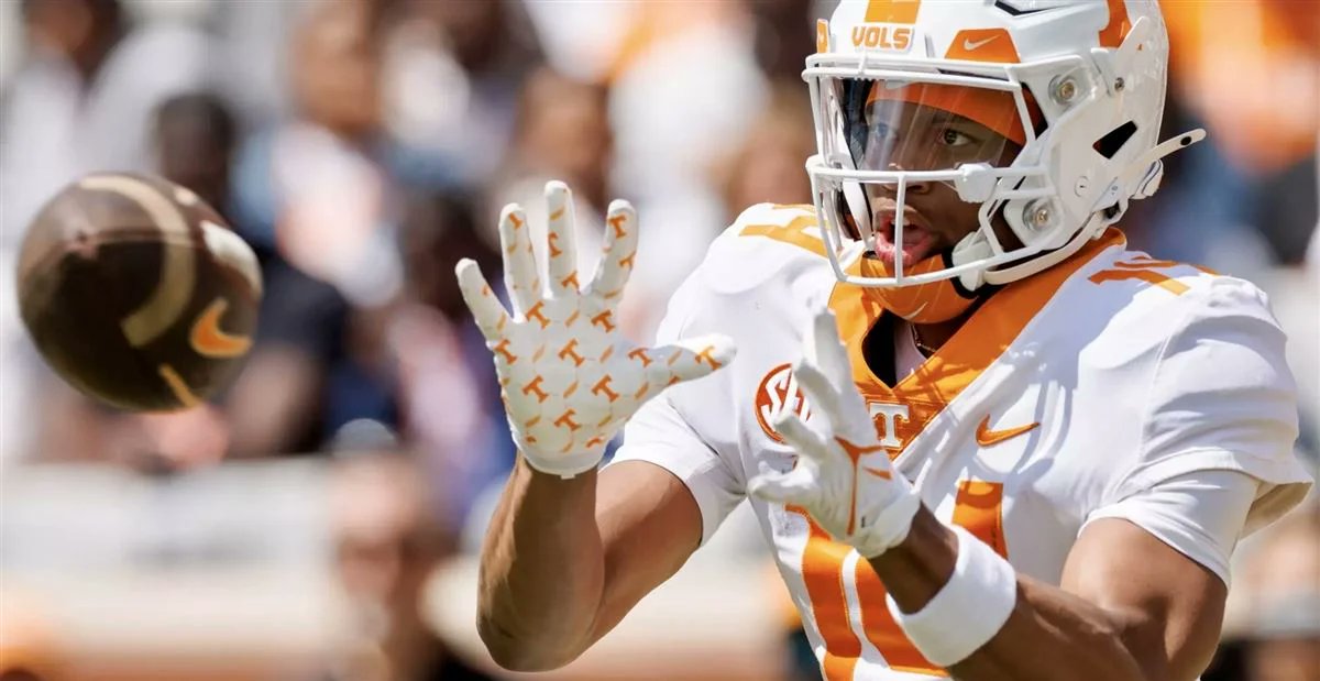 Tennessee opens preseason camp *tomorrow*, so here’s some preview content:

Biggest question for each #Vols position group ➡️ 247sports.com/college/tennes…

Podcast with <a href="/benmckee14/">Ben McKee</a> &amp; <a href="/RyanCallahan247/">Ryan Callahan</a> ➡️ 247sports.com/college/tennes…

<a href="/GoVols247/">GoVols247</a> subscriber chat ➡️ 247sports.com/college/tennes…