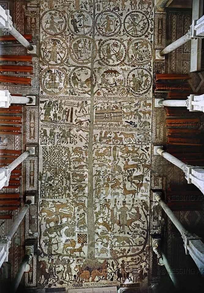 SdStendhal's tweet photo. 📍, 🇮🇹.

Viajemos al tacón de Italia, a la Catedral de Otranto, famosa por su mosaico del siglo XII creado por el monje Pantaleone. Este gigante suelo pictórico mezcla escenas bíblicas, mitológicas y zodiacales, narrando la lucha entre el bien y el mal en un arte medieval único.

#ElsíndromedeStendhal #AprendeconStendhal #SienteconStendhal #ViajaconStendhal