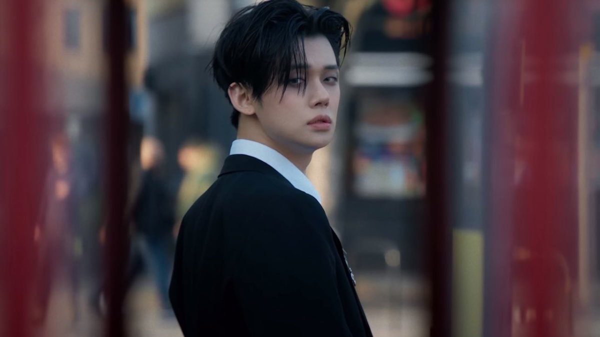 loopszzn's tweet image. Ghost girl