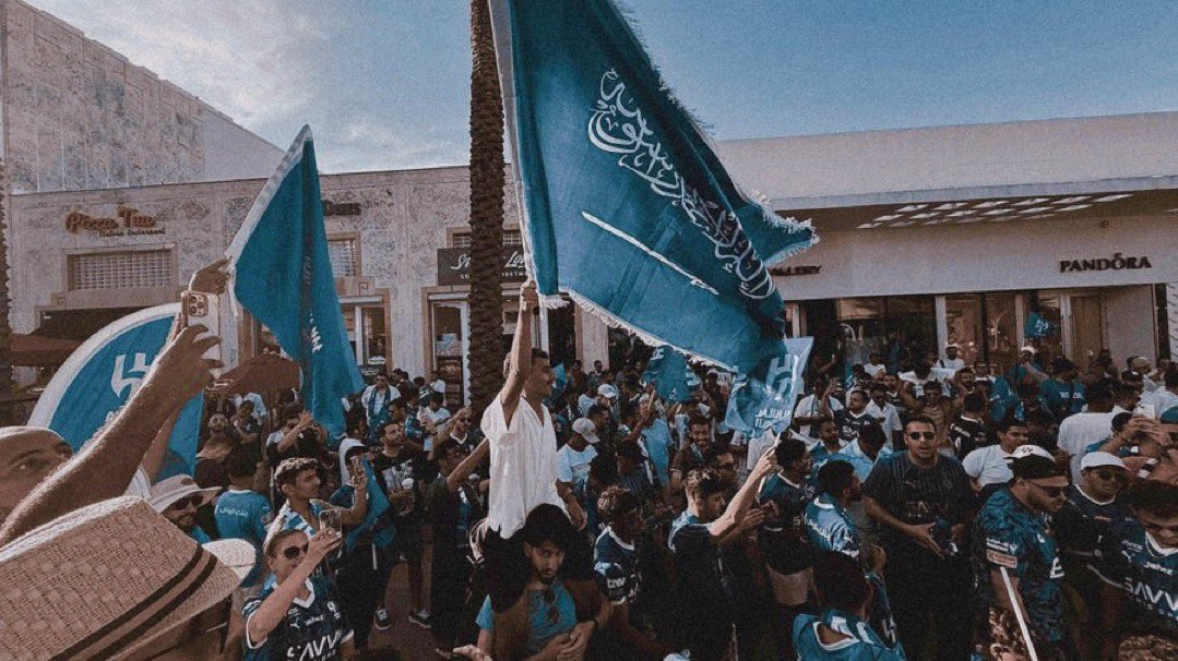 ما عرف للحُب معنى ..
اللي ما حب الهلال 💙