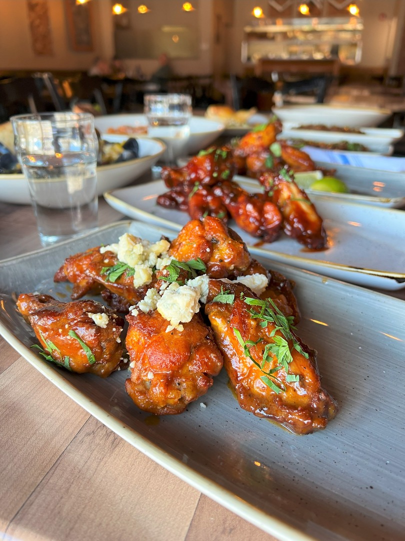 Happy #NationalChickenWingDay!😋 Celebrate at B2 with our assortment of finger-licking good wings!

*Scarpariello Wings
*Buffalo 
*Thai Chili 
*Bourbon Peach BBQ

b2bistro.com/red-bank-menus…