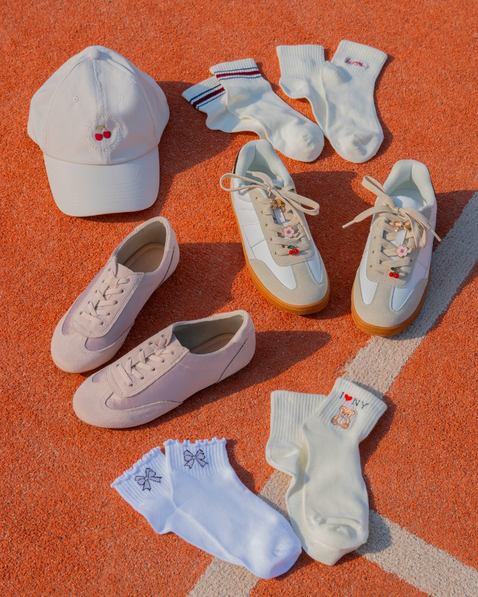 maxfashionMENA's tweet image. Head to toe? Checked and styled. 🧢👟🧦
From classroom classics to playground-ready kicks—school fits start from the ground up.

#MaxFashion #MyMaxStyle #BackToSchool#MaxKids #FirstDayFits #BackpackGoals #MaxSchoolStyle #ClassroomCool #ReadySetSchool #SchoolLooksMaxed