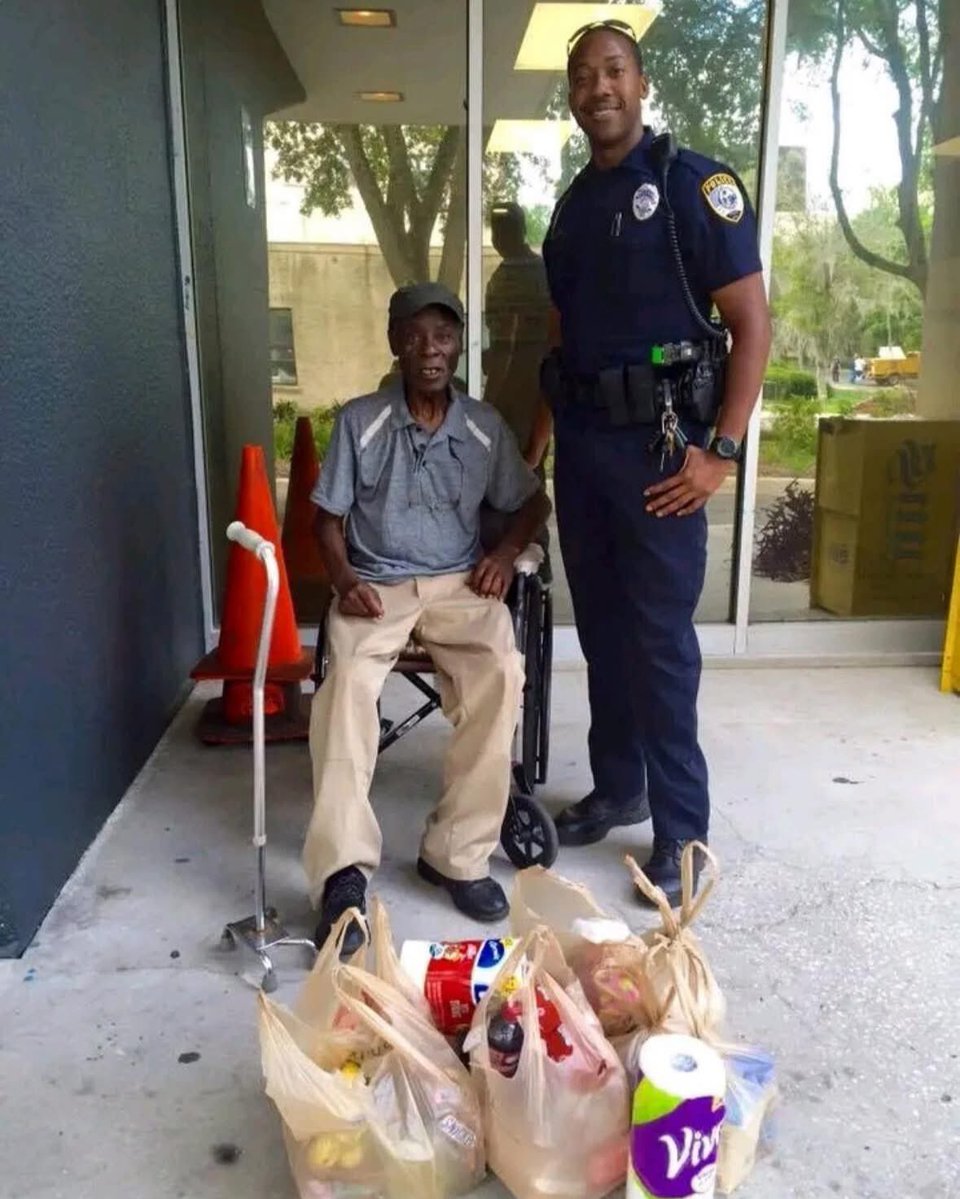 Thread 🧵 

1. 74-year-old Saleem Hasan had just stepped off the bus and set down his $85 worth of groceries—meant to last all month—when a woman walked by, grabbed the bags, and ran. He couldn’t chase her. He could only watch, helpless and heartbroken.

Officer Franklin