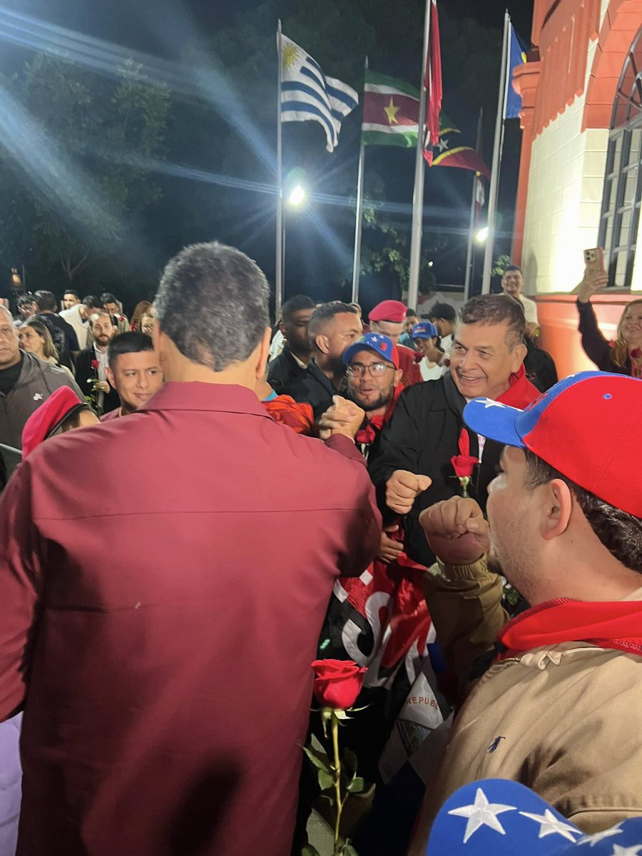 Caracas Venezuela 🇻🇪 

Delegación de Nicaragua en la Cumbre de los pueblos por La Paz y en contra de la guerra. 

#fsln #nicaragua #chavez #DanielOrtega