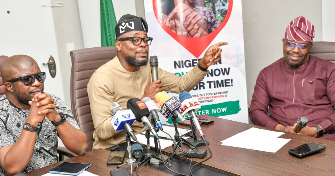 africa247live's tweet image. 🇳🇬 The House of Reps has launched the #TakeActionCampaign to boost youth leadership in politics.

It’s time for young Nigerians to lead the change. 💪🏾

facebook.com/share/p/1CZZd1…

#YouthInPolitics #NewNigeria #TAC #NotTooYoungToRun