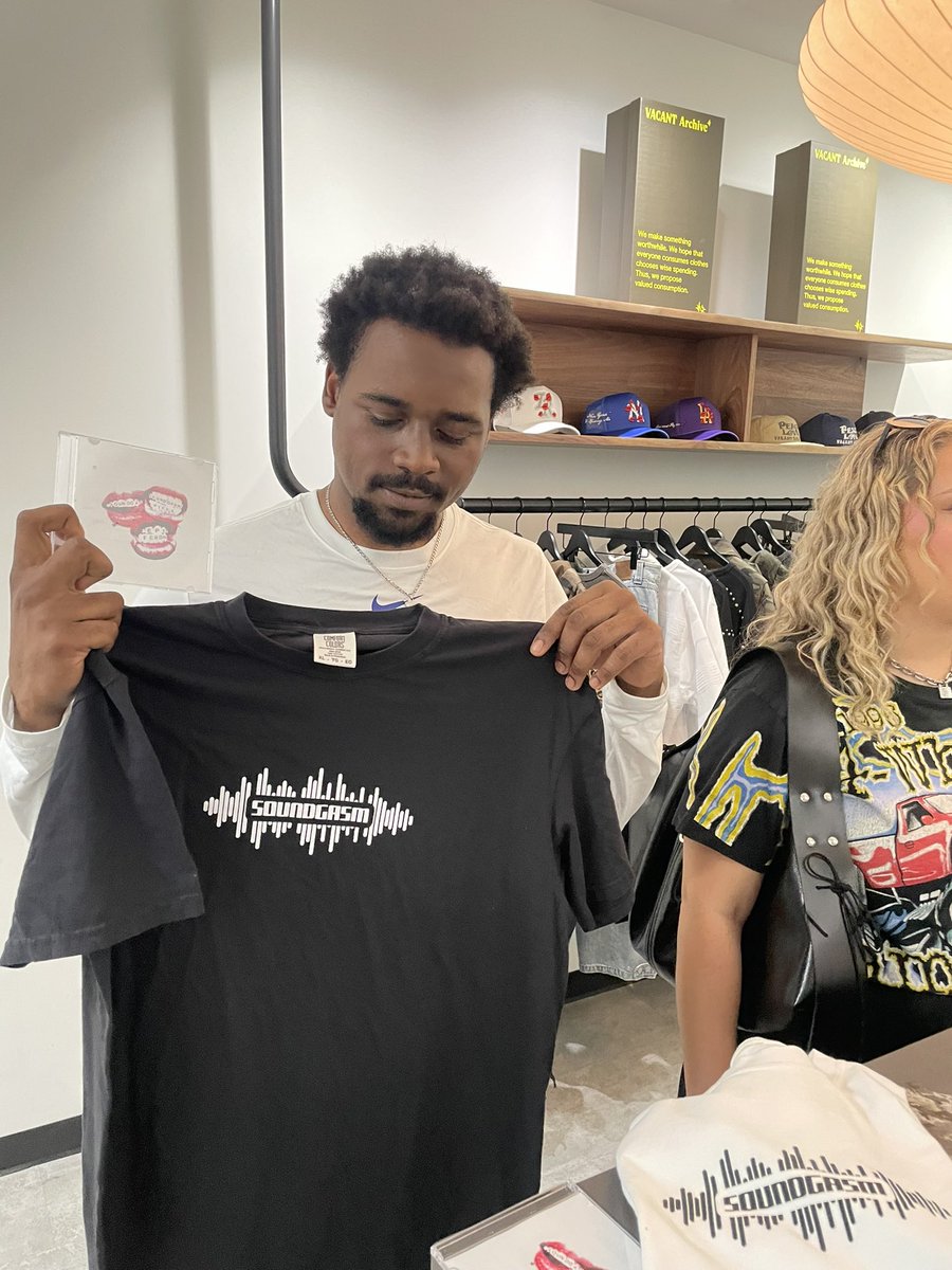doe2die4's tweet photo. first pop up ever over the weekend, extremely thankful to everyone who came out to support. Extremely grateful always ❤️‍🔥

#CYKPARTY dis Saturday pop tf out https://t.co/RdMnM59keQ