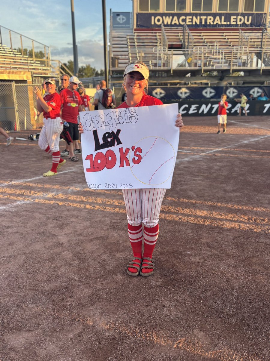 2025 personal stats 
.417 avg
58 hits (led team)
46 runs (led team)
3 HR
2.93 ERA
17-4 record 
103 K 
1st Team 5A All District
1st Team MVC All Conference 
2nd Team 5A All State