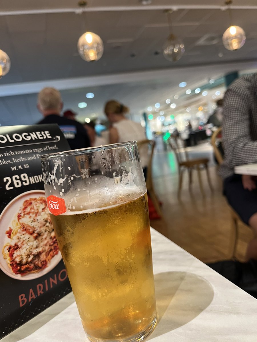 Koper away går ikke akkurat smertefritt så langt, men me har det kjekt for det om🍻😁