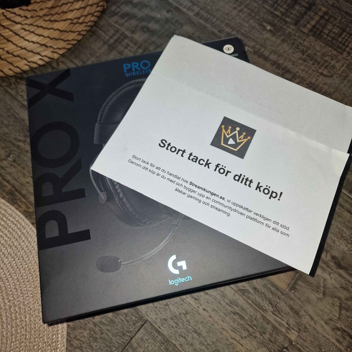 Shhhh! 🤫

Via våra partners har vi tjuvstartat lanseringen ut till deras communitys. Idag levererades det första paketet i Streamkungens historia. En enormt underbar milstolpe! 😍