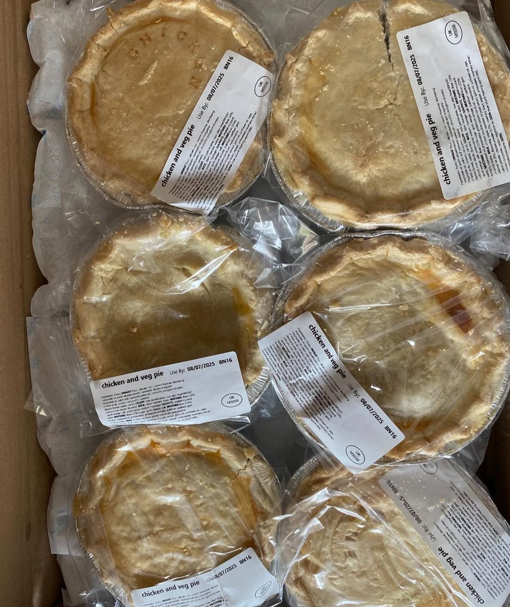Mark in Kent got a Little Touch of L4 delivered straight to his door!

You can #BuyLocal &amp; enjoy the summer holidays with our award winning cooked &amp; chilled pies delivered this weekend (if you order by midnight) 

Visit homebakedbakery.com to place you order now🥧