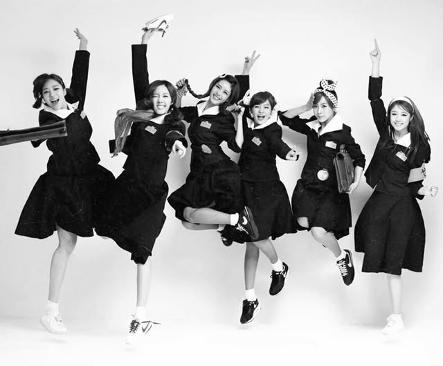 t_aramexico's tweet photo. #JeonBoram publico en su cuenta de IG
์ฐ๋ฆฌ๋ค โ๏ธโฃโฃ (Nosotras) con una fotografia de la era In Copacabana โฅ por los #16YearsWithT_ARA https://t.co/Rxf51SfVzF
