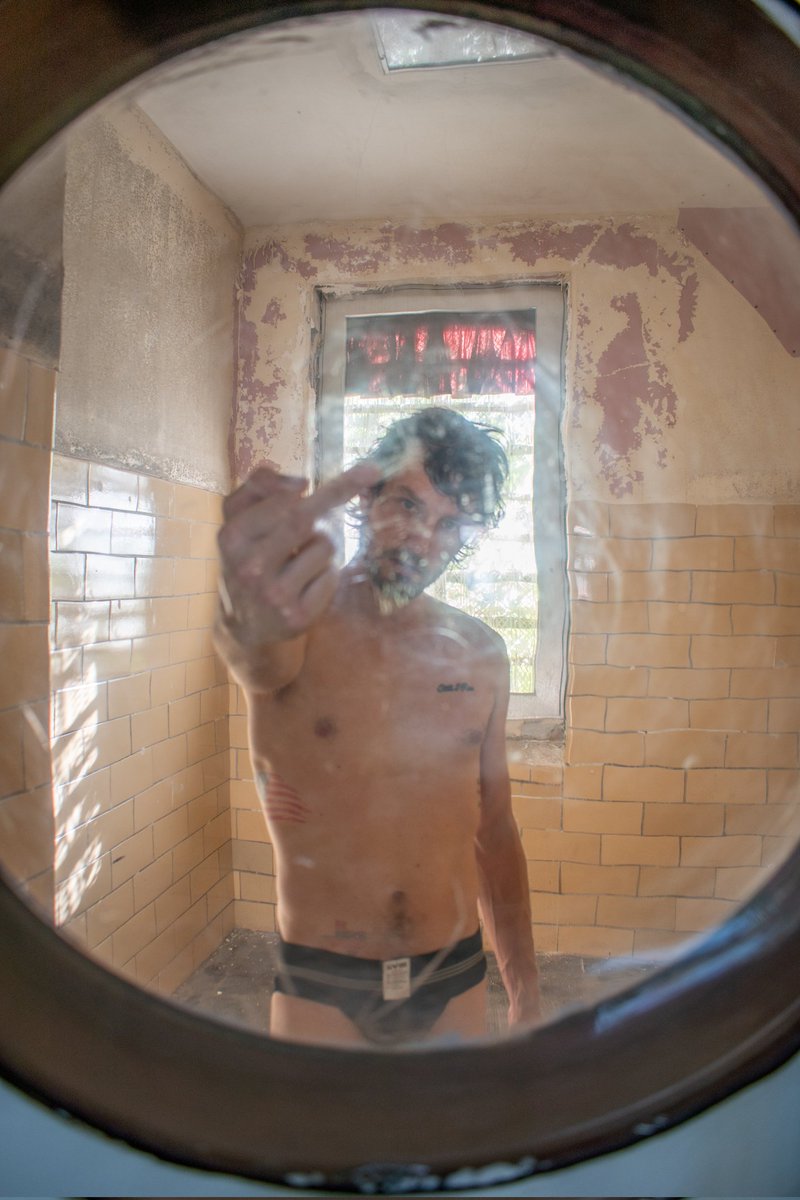 LandoBandoPorts's tweet photo. "Rebellion". 32 pic set just dropped 😁
#selfportraitist #selfportraitartist #abandonedportraits #darkart #gayart #lgbtartist #gayartist #jockstrap #whitejockstrap #blackjockstrap #menswear #mensunderwear #nudemale #malenude https://t.co/tOPyKmFzjS