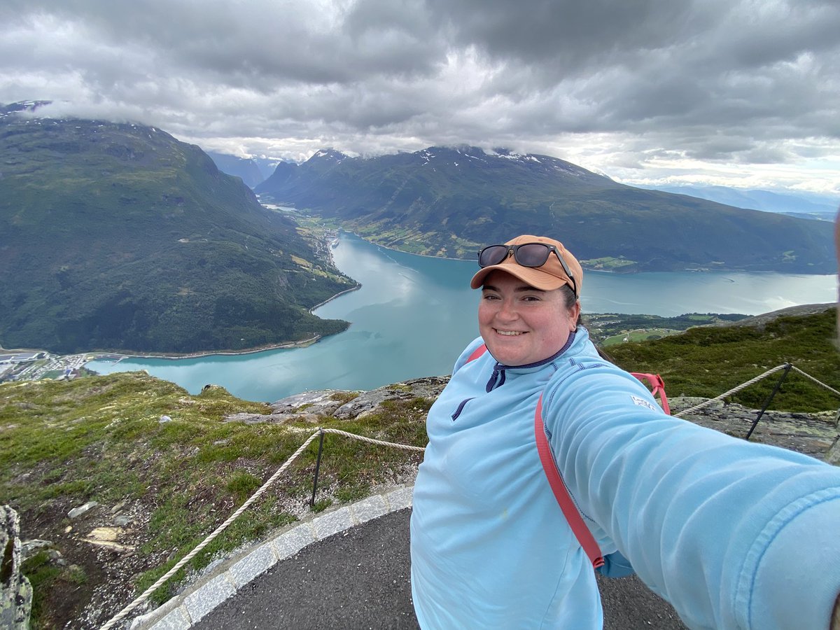 Big thanks to <a href="/HilaryScholes/">Hilary Scholes</a> for the Briksdal Glacier recommendation! A beautiful day had in Olden, Norway 🇳🇴