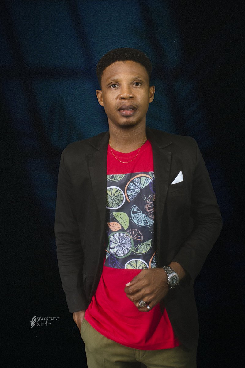 AndrewEliSmith's tweet photo. 🤴🌟🕊️☀️🦁
Wisdom does not exclued anybody from Mistakes
🌟 LIGHT ☀️
Credit photo : SEA Creative Studios SEA Asséyé E. Sepenou 
Dress by : Saint Addy
#AndrewEliSmith #ArtistikAtitud #SelfMadeMenIndustry #LaDictature https://t.co/1PtCw0v9ff