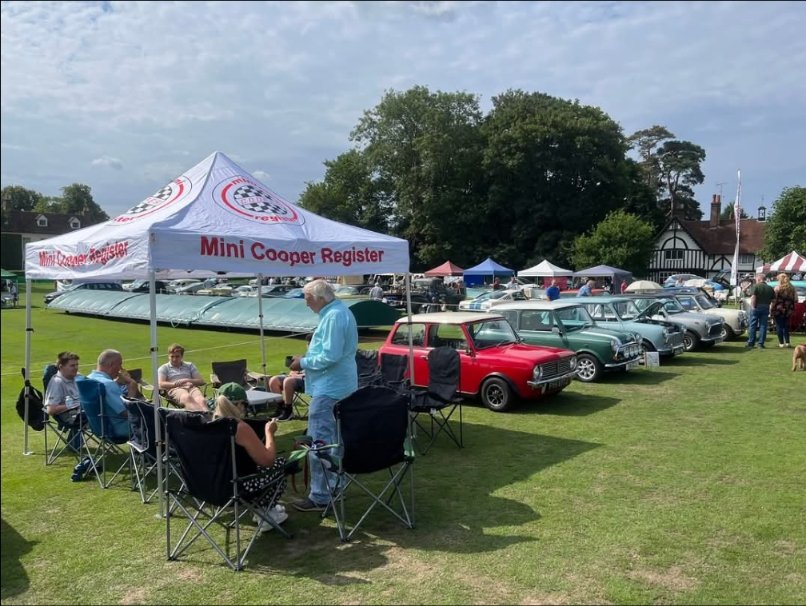 CooperRegister's tweet photo. The #minicooperregister has many active regions. The Kent region put on a great display at the Bearsted Classic Car Show last weekend π₯°
πΈ Jonathan Voss
#mini #minicooper #minicoopers #classicmini #classiccarshow #agentsoffun https://t.co/SchQza5kfd