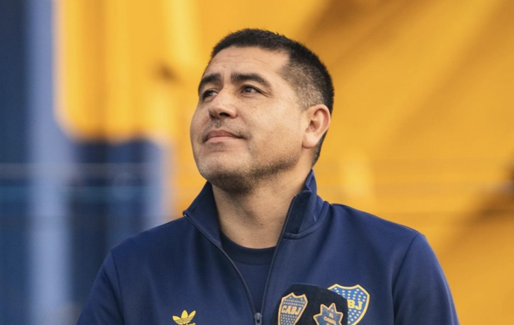 🚨#ALERTA | #Riquelme analiza cambios en la estructura de #Boca 

📌El presidente del "xeneize" piensa en reestructurar el Consejo de Fútbol y sus miembros

📌Dentro de la reforma, solo se mantendrá uno de los integrantes y dos pasarán a cumplir otros roles

ℹ️ <a href="/DSportsRadio/">DSports Radio 103.1 FM</a>