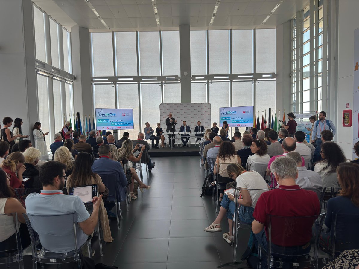 Un sistema universitario sempre più forte e attrattivo in Piemonte!

In Conferenza stampa per la presentazione di PieMove, grazie alla quale gli studenti universitari under26 viaggiano gratis a bordo di tutti i mezzi pubblici all'interno delle città che aderiscono all'iniziativa.