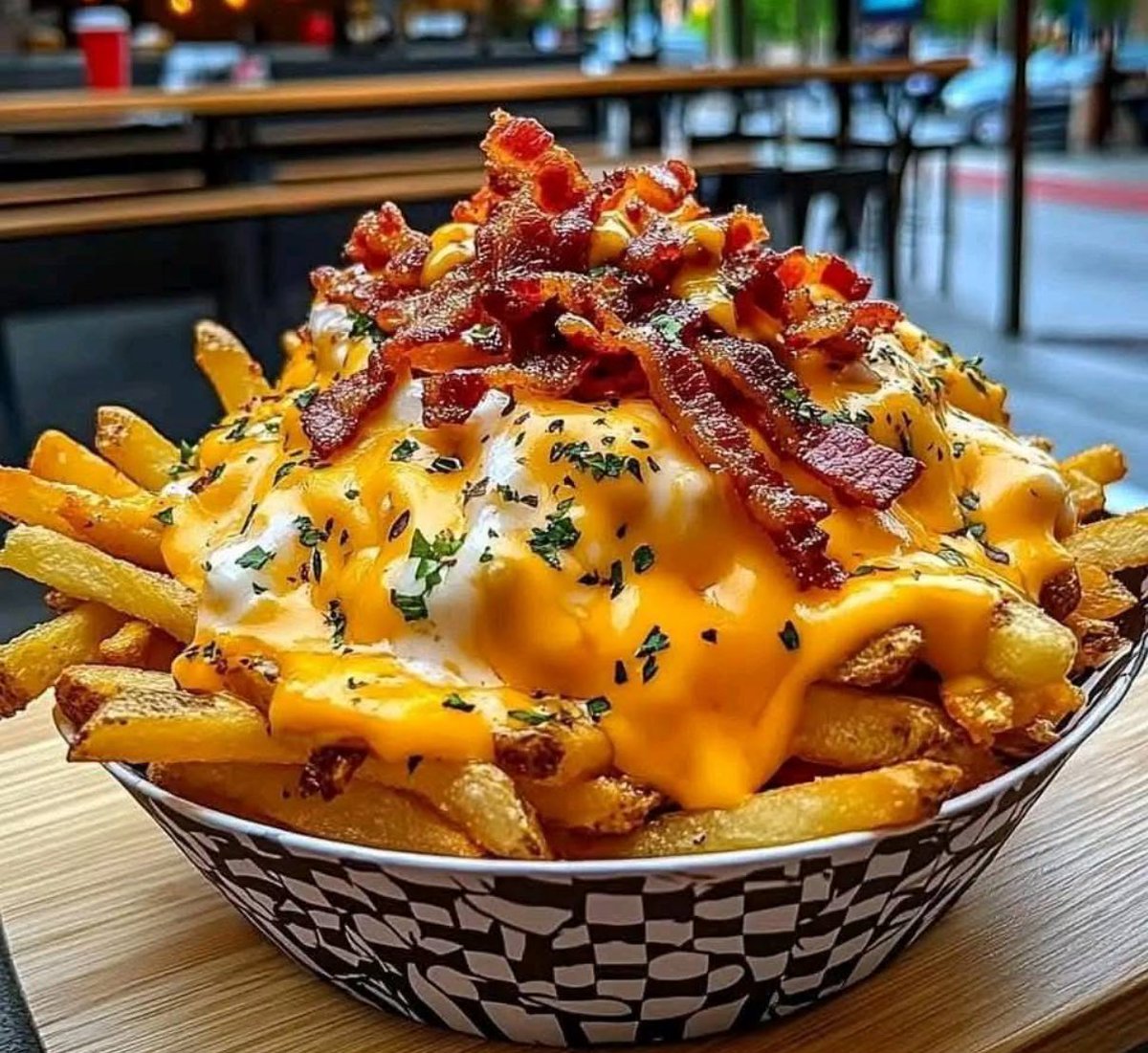 FoodPleaser's tweet image. Bacon Cheese Fries 🍟 🥓 🧀