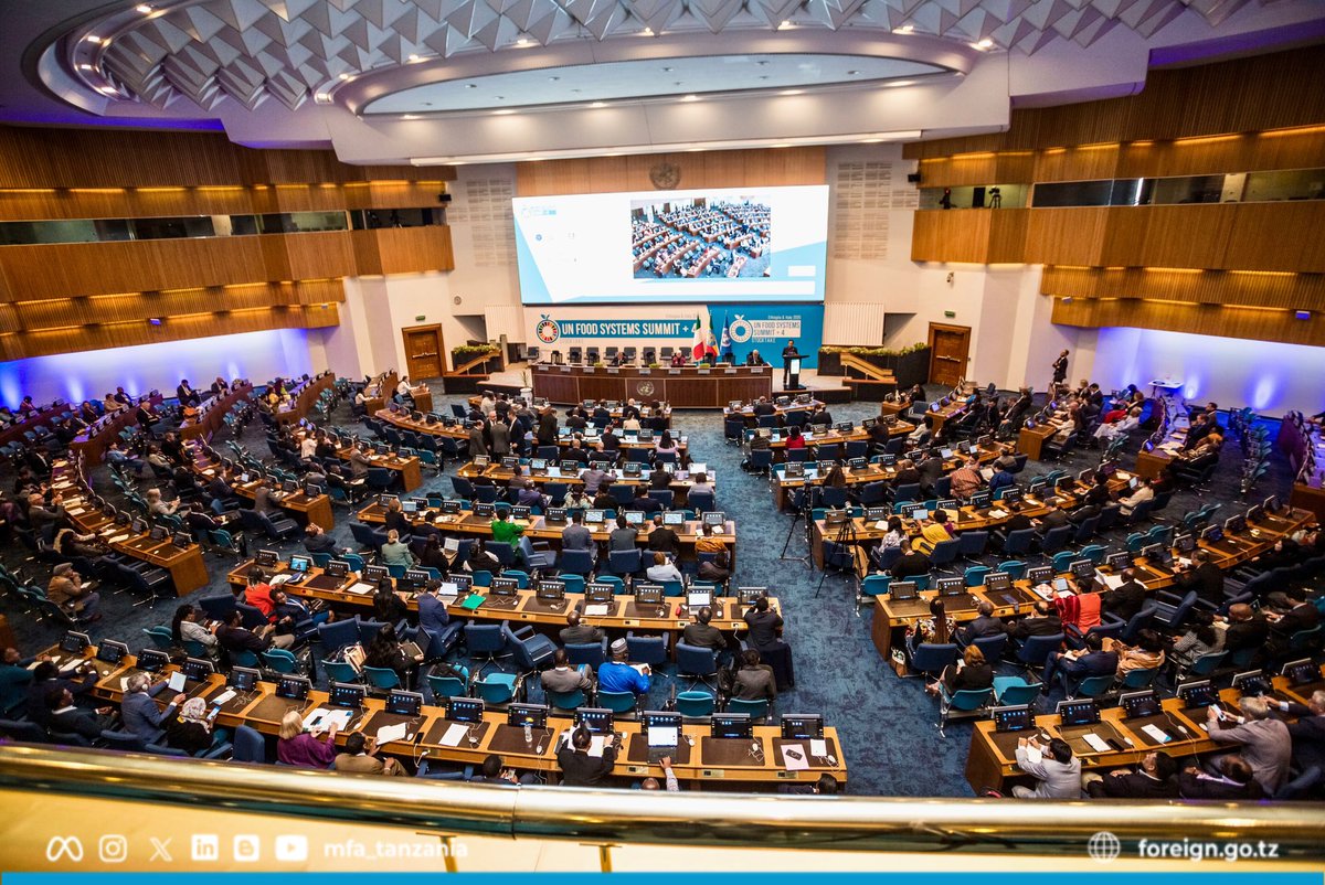 TANZANIA YAUNGA MKONO UHURU WA CHAKULA KATIKA MKUTANO WA UNFSS+4 JIJINI ADDIS ABABA

Waziri wa Mambo ya Nje na Ushirikiano wa Afrika Mashariki, Mhe. Balozi Mahmoud Thabit Kombo (Mb.), ameongoza ujumbe wa Tanzania katika mkutano wa ngazi ya Mawaziri uliofanyika tarehe 29 Julai