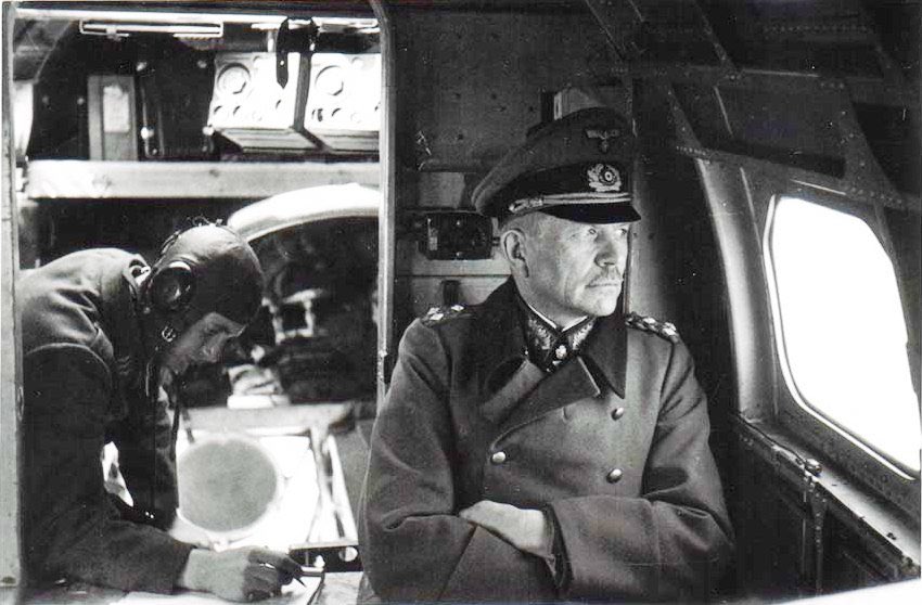 Es sumamente fascinante y esclarecedor el retrato y análisis que David Stahel hace de los generales Panzer, pero sobre todo destaca la manera en que desnuda al más destacado de ellos hasta 1941, Heinz Guderian, que en diciembre de ese año salió del foco mediático tras su