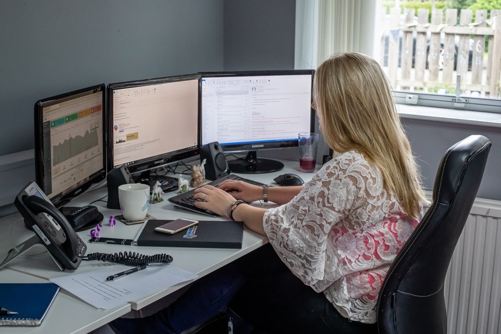 Do you run your business online? Or you have an offline business that you know you need to build an online presence?
All about domain, website and email hosting! - Black Nova Designs
#domains #website #hosting #blog #website #usefultips #smallbusiness #wiltshour