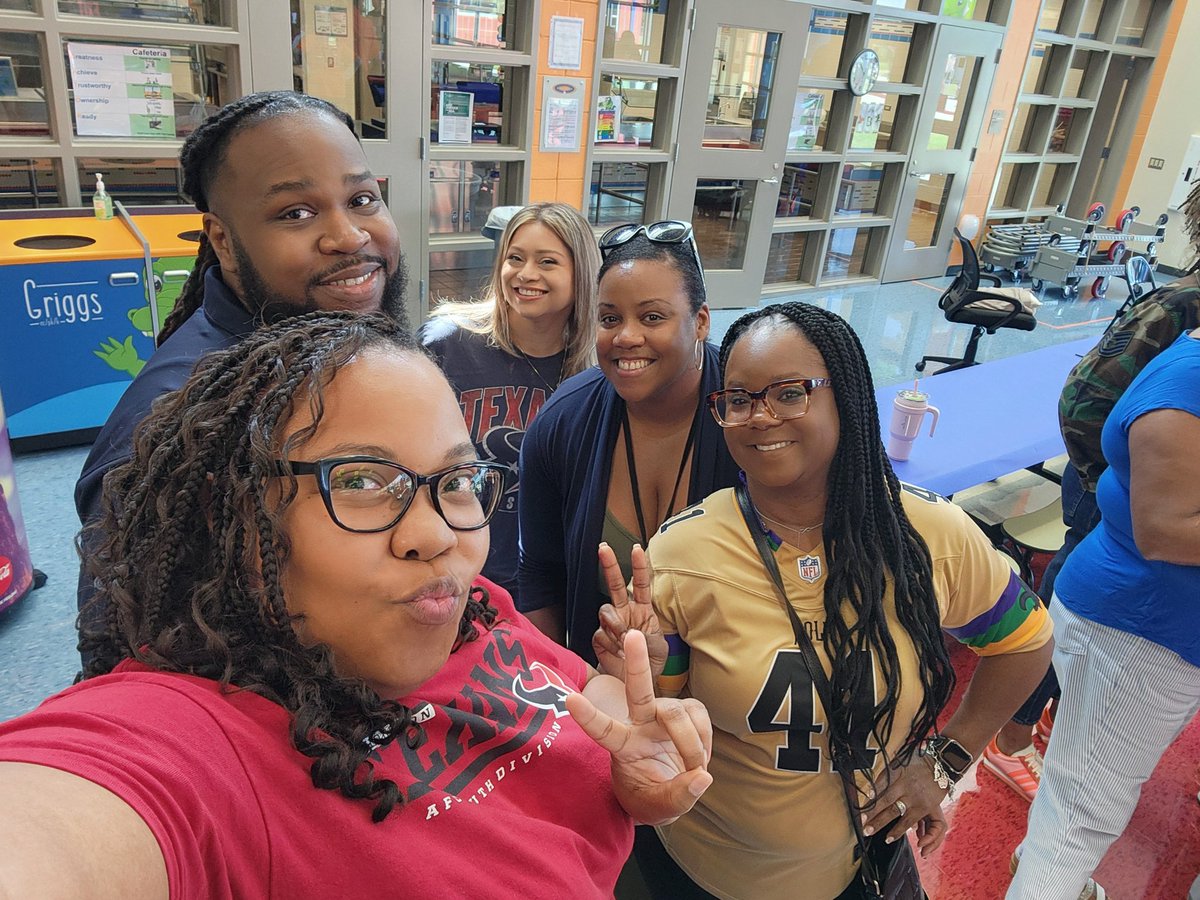 Hornets 🐝 turned Gators 🐊💙🧡