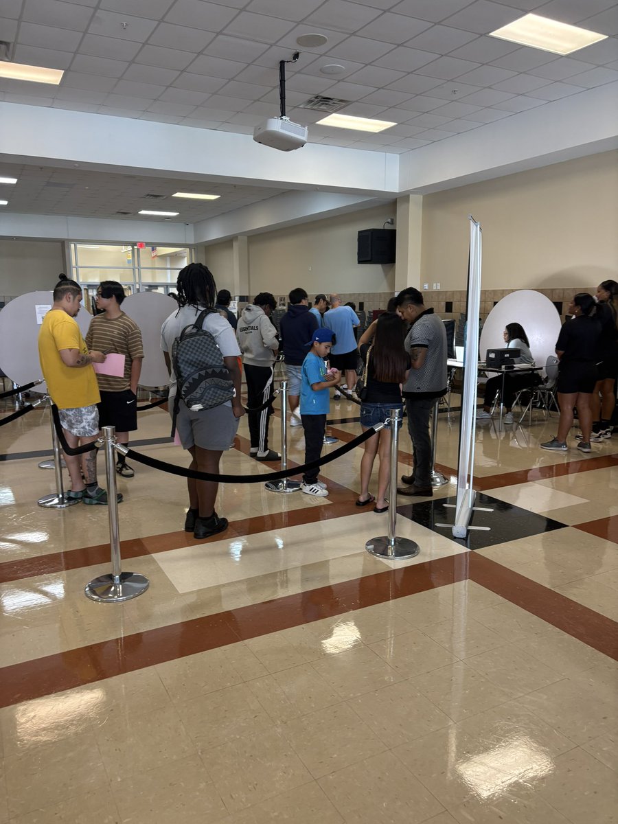 Awesome to see the incoming freshman at schedule pick up! Excited for this upcoming season! #NoGritNoQuit #Southside #SeguinNation