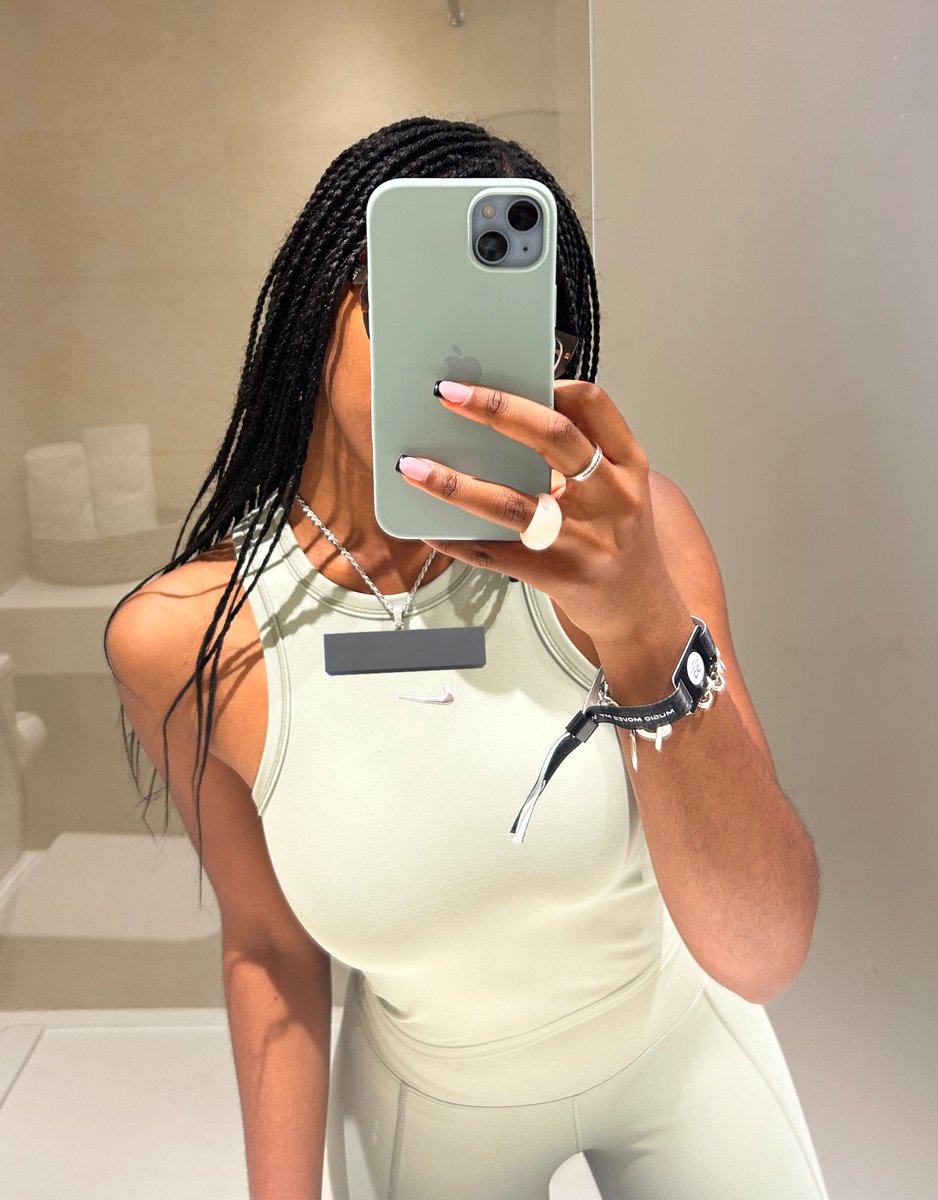 AureliaR4ye's tweet image. First day on holiday in the new matching gym set from my best boy sub. 🥑

Nothing stays on my wish list for long with this one around.

Findom findomme ebony black girl humiliation free task paypig