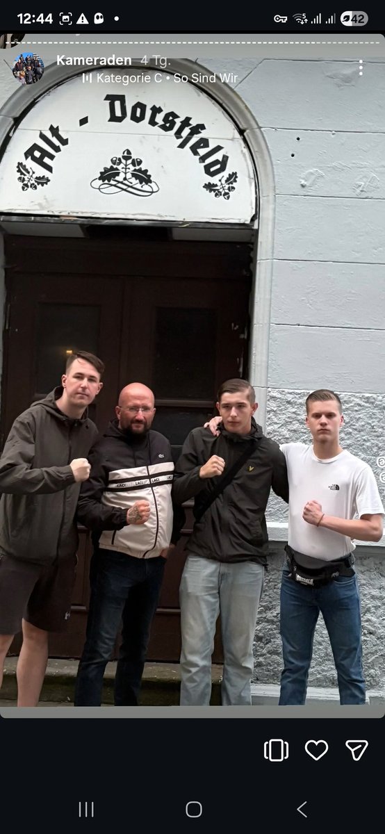 KoelnAnonymous's tweet photo. Einer der Aktivisten auf dem Foto: #NicoDicken
➡️ Aktiv in mehreren Insta-Accounts
➡️ Posiert mit anderen #Neonazis vor einschlägigen Treffpunkten wie Alt-#Dorstfeld
➡️ Zeigt offene Nähe zur #HellsAngels-Szene „Support 81“
Er ist ein vernetzter Faschist
#NoNazis #RechteNetzwerke https://t.co/73tdlTlMrH