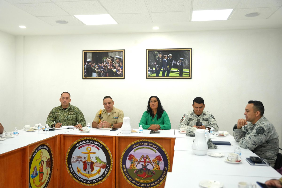 Participé junto a representantes de las diferentes instituciones de seguridad en la reunión diaria de la Mesa de Construcción de Paz, donde se da seguimiento a las tareas conjuntas para garantizar la tranquilidad de la ciudadanía en nuestra región.