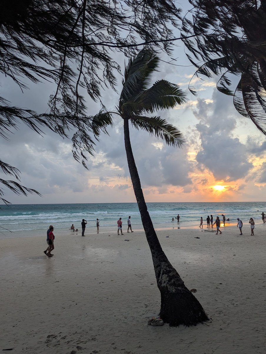 chestermaynes's tweet image. Sunset in Boracay. July 29, 2025 ❤️ 

#itsmorefuninthephilippines #boracay #July2025 #iloveboracay #swimming #beaches #chill #relax #holiday ❤️
