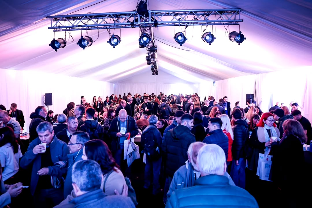 Adrián Grana (@adrian_grana) on Twitter photo 🏭 Junto al intendente <a href="/LucasGhiOFICIAL/">Lucas Ghi🇦🇷</a> y al ministro <a href="/CostaAugusto9/">Augusto Costa</a> recorrimos la expo #MorónSeMuestra, donde se realizó una ronda de negocios con más de 200 empresas.
🇦🇷 Hay que frenar la destrucción de Milei y sumar fuerzas para defender el trabajo y la industria nacional. 🏭 Junto al intendente <a href="/LucasGhiOFICIAL/">Lucas Ghi🇦🇷</a> y al ministro <a href="/CostaAugusto9/">Augusto Costa</a> recorrimos la expo #MorónSeMuestra, donde se realizó una ronda de negocios con más de 200 empresas.
🇦🇷 Hay que frenar la destrucción de Milei y sumar fuerzas para defender el trabajo y la industria nacional.
