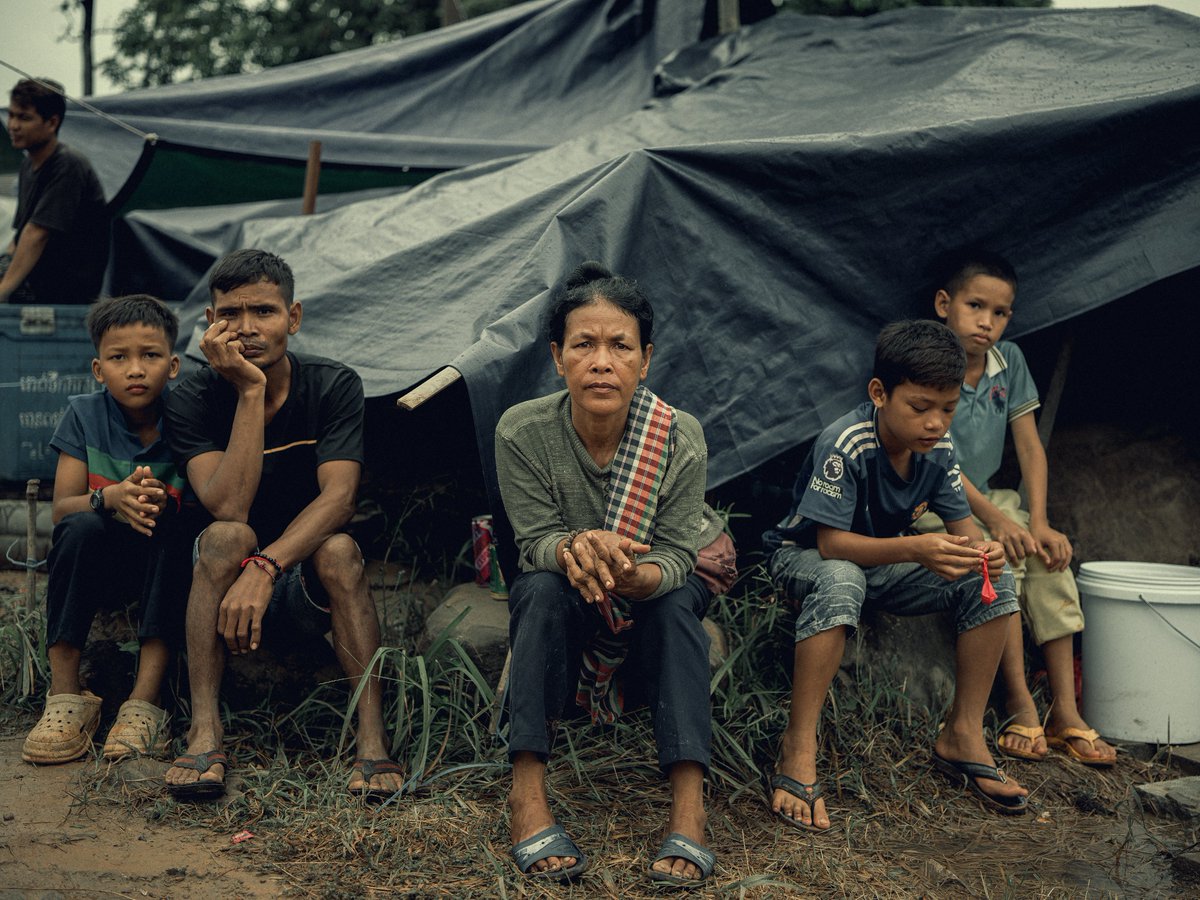 Many family got displaced because of Thai's aggression toward Cambodia. Non-stop uses of illegal weaponries, even they themselves admitted it. 

#ExposeThaiLies
#ExposedThailandLies