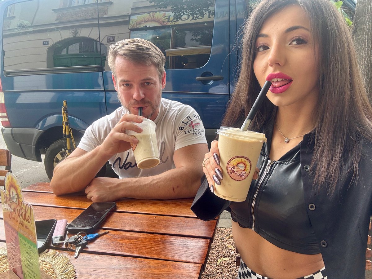 JackandMitzi's tweet photo. The straw reminds me of something😈 https://t.co/7weTiTQOhi