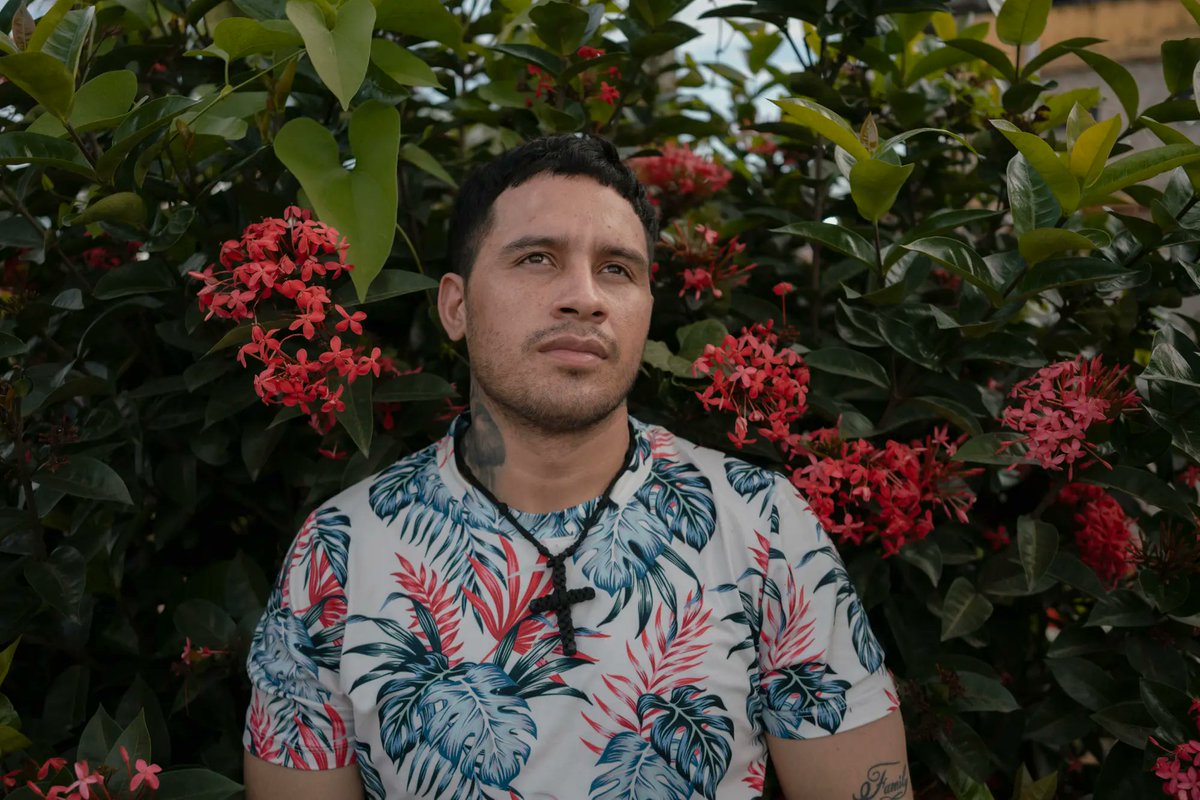 1/ Early on in President Trump’s second term, I spent a few weeks observing Chicago’s immigration court to get a sense of how things were changing.

One afternoon in March, the case of a 27-year-old Venezuelan asylum-seeker caught my attention.

I want to tell you his story 👇