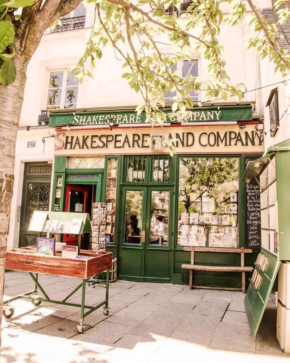 «Las librerías siempre me recuerdan que hay cosas buenas en este mundo».

Vincent Van Gogh 🎨