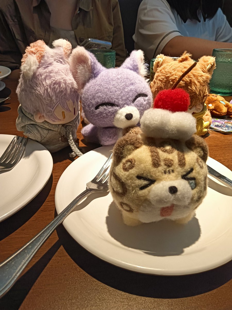 starlish5123's tweet photo. 好幸福虽然爬墙了但是玖伊对我来说真的是很重要的一对产品，因为玖伊认识了好多好多老师，这两天和大家一起玩的时候跟做梦一样，天南海北的同人女因为only聚集到一起真的是童话般美好的事情，有机会还想和大家一起玩😭😭 https://t.co/CBydS0AoIs