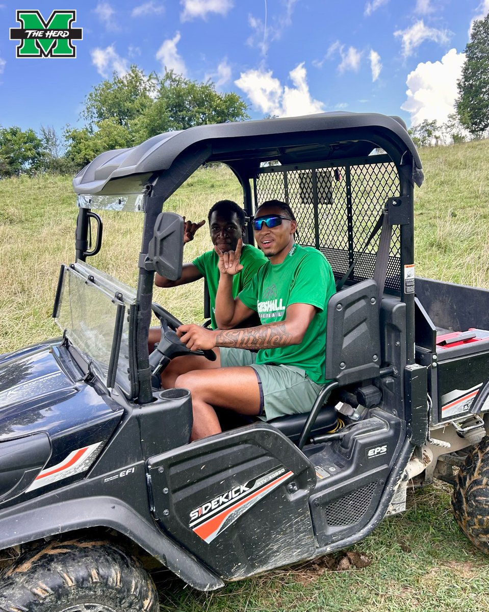 Herd_MBB's tweet photo. Herd Family 🤘

Huge thanks to the Hagley family for having us out on the farm! 

#Brotherhood #EarnIt https://t.co/vw1B4tUpVt