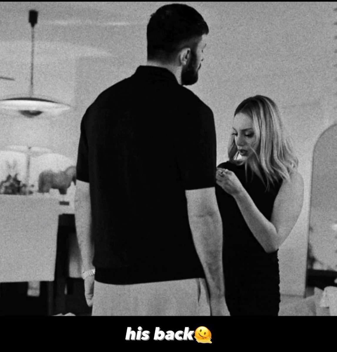 #IoSonoFarah  #EnginAkyürek 🖤🤍