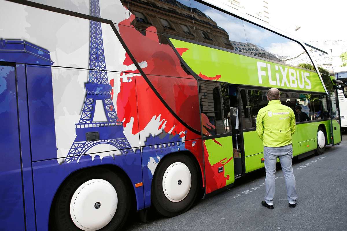 Jeff_Mbogne's tweet photo. C'EST CHOQUANT !

- FLIXBUS possède 0 bus mais vaut 3 MILLIARDS €
- 5500 employés pour 81 millions de passagers
- L'IA change vos prix 15 fois par heure

Et il y a PIRE

J'ai passé 48h à analyser FlixBus et ce que j'ai découvert va changer le transport À JAMAIS : https://t.co/w4CquO6g7Y