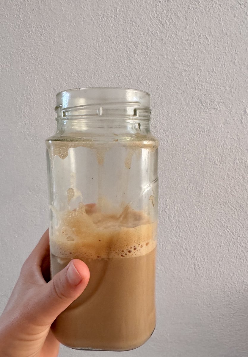 Biri bana soğuk kahve bardağı alabilir mi ben erteliyorum da  😂