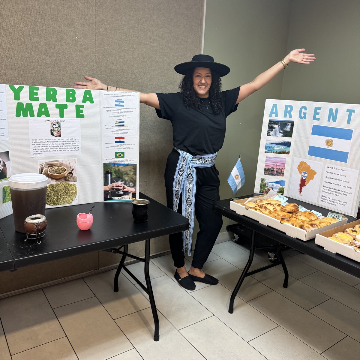 ReconnectHS's tweet image. Last Friday, Reconnect took part in Cultural Day at the HUB, where everyone learned about different cultures, tried foods from various countries and participated in a range actives. It was a wonderful event where we explored the world together!