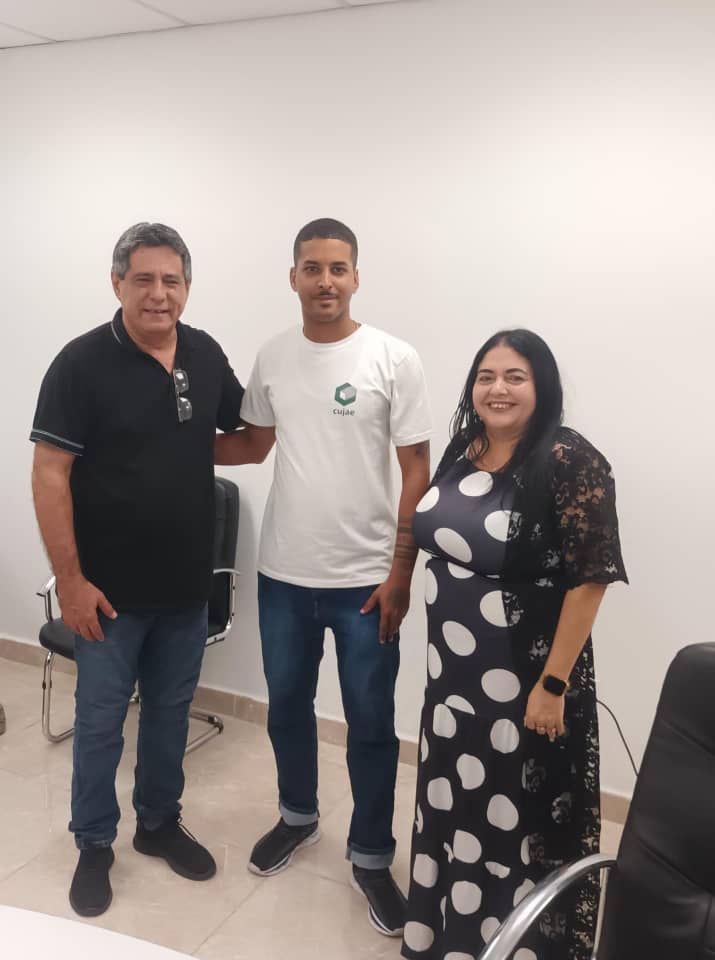 Inspriración, motivación, optimismo; sustantivos que  brotan al ver dirigentes llenos de juventud. En <a href="/CIGB_Mariel/">Industrial Biotecnológico CIGB-Mariel S.A.</a>, conversé con su directora adjunta (43 años), vicedirectora (29 años), y cuadro más joven que hoy cumple 25 años.#LaLuchaNoHaCesado, continúa con <a href="/BioCubaFarma/">BioCubaFarma</a>.