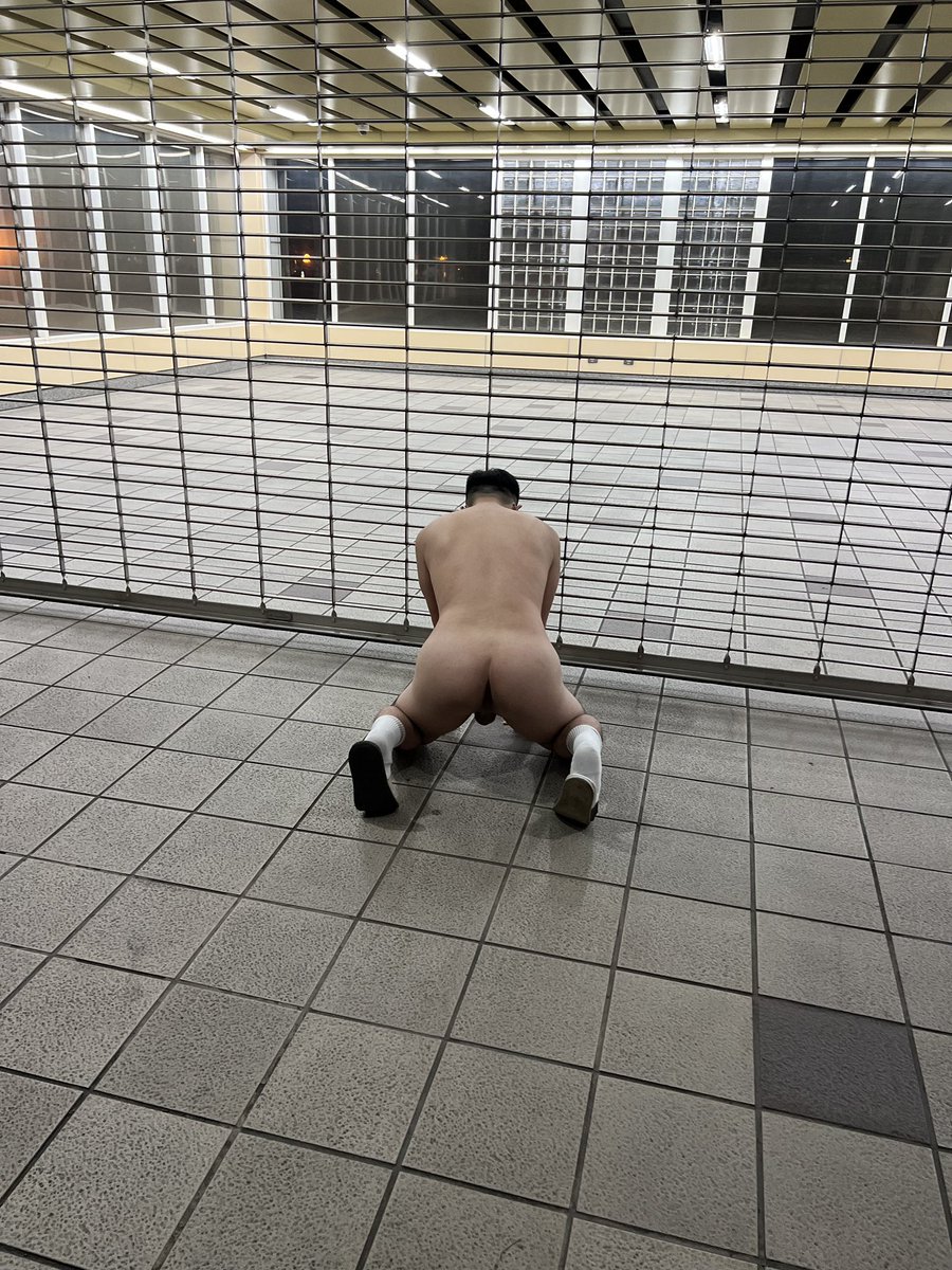 被打掃阿姨看到之後就看趕快跑了😂
#野裸 #原味袜子 #原味襪 #白襪