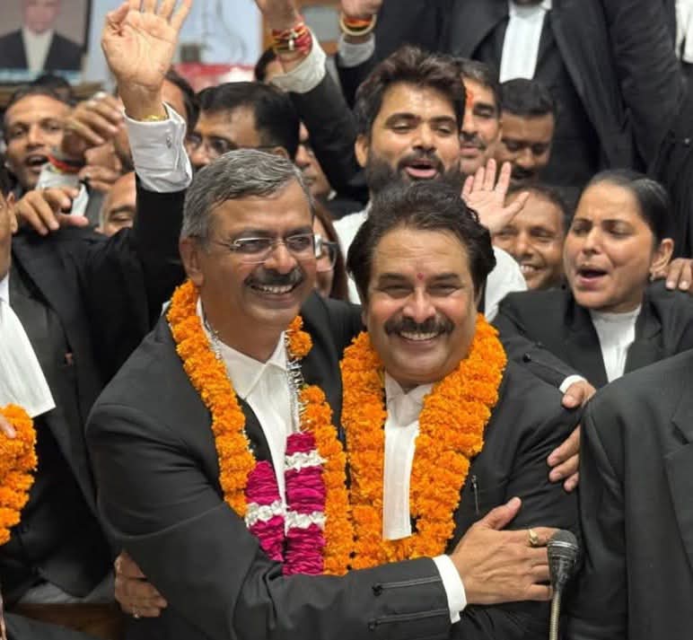 इलाहाबाद हाईकोर्ट चुनाव में ब्राह्मणों का दबदबा 🔥 

हाईकोर्ट बार एसोसिएशन के अध्यक्ष के पद पर श्री राकेश पाण्डेय व महासचिव पद पर अखिलेश शर्मा निर्वाचित हुए है।

इस ऐतिहासिक जीत की बहुत-बहुत बधाई